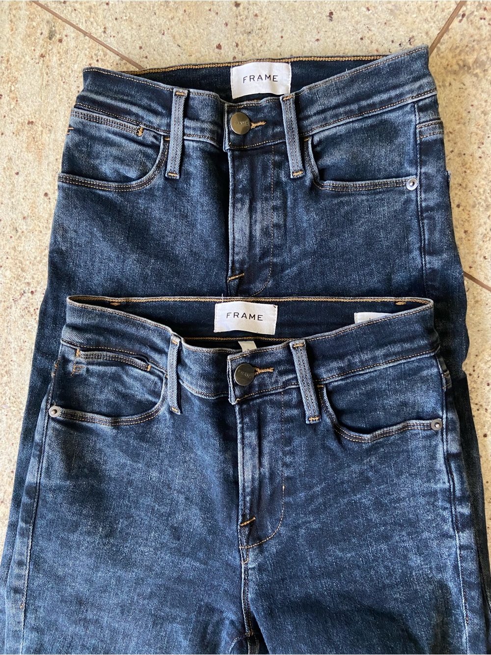 Set of 2 Frame Denim Women’s sz 24 Slim Straight Skinny dark wash Jeans